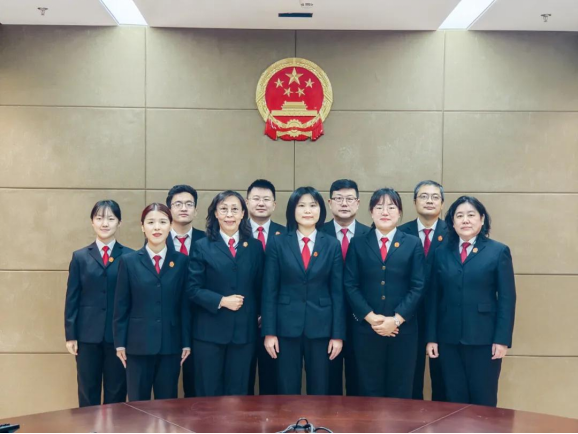 图为滨海新区法院大沽法庭（少年法庭）全体干警合影。中共天津市委政法委员会供图